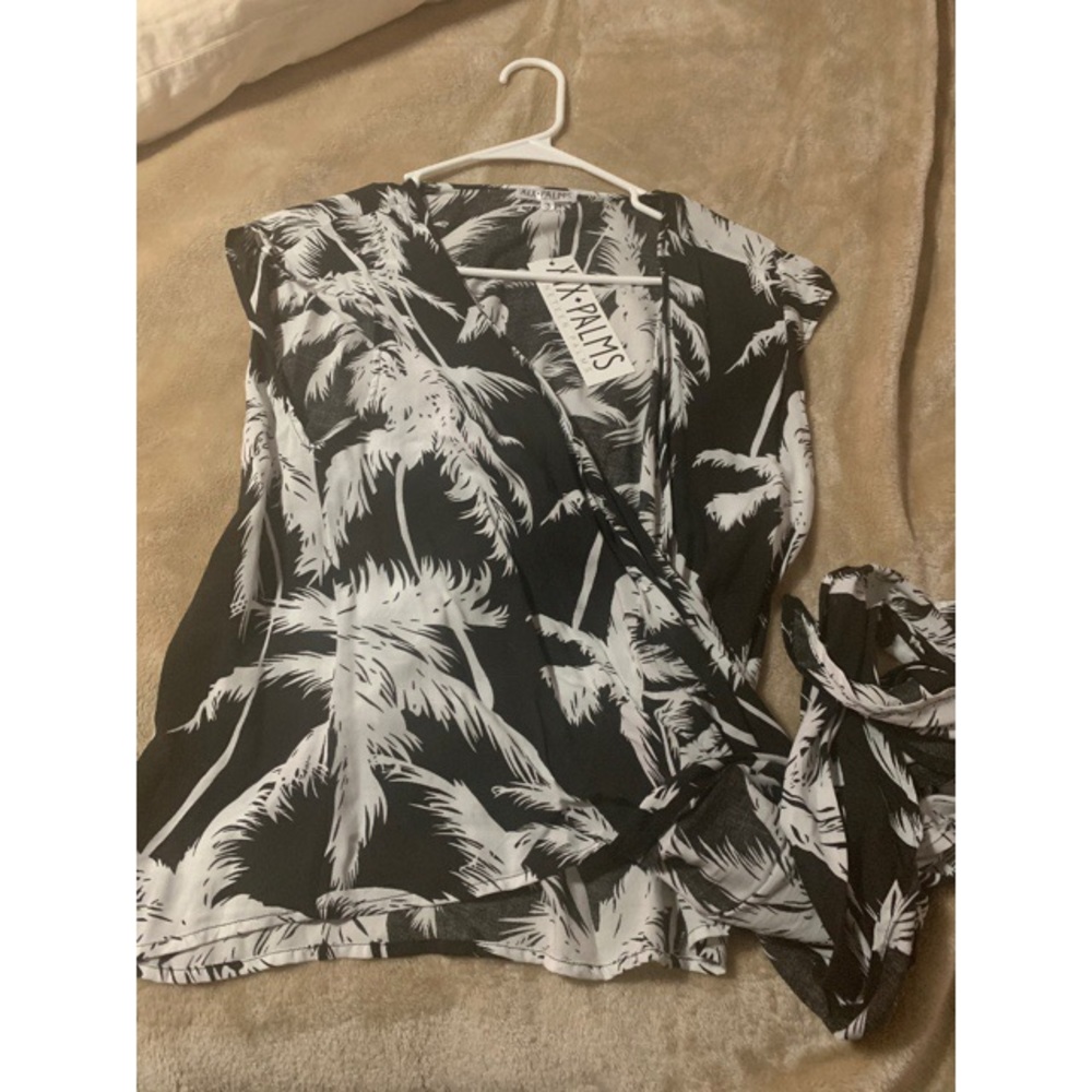 XIX Palms wrap tie top